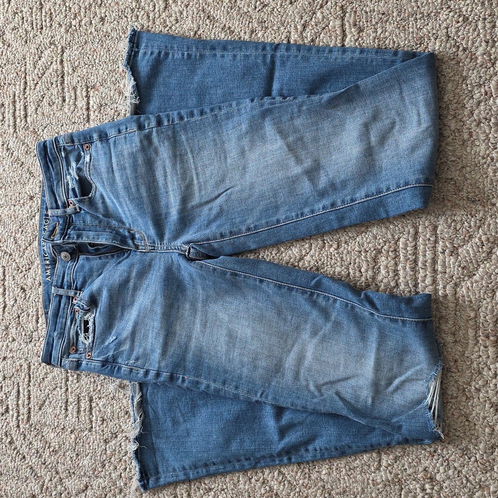 American Eagle Super Hi Rise Flare Jeans Size 2 X-Long Distressed - Picture 9 of 9